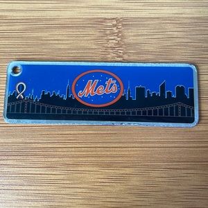 New York Mets baseball team keychain